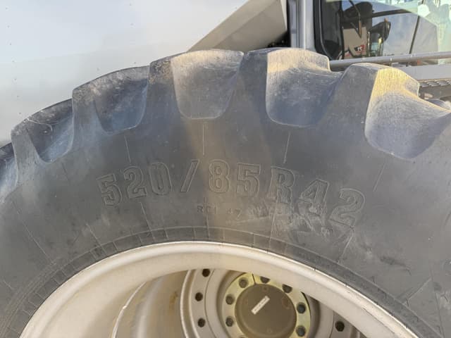 Image of Gleaner S97 equipment image 4