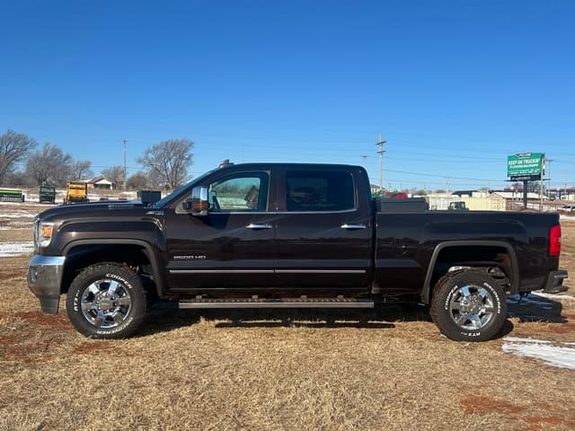 Image of GMC 2500HD equipment image 1