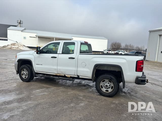 Image of GMC 2500HD equipment image 3