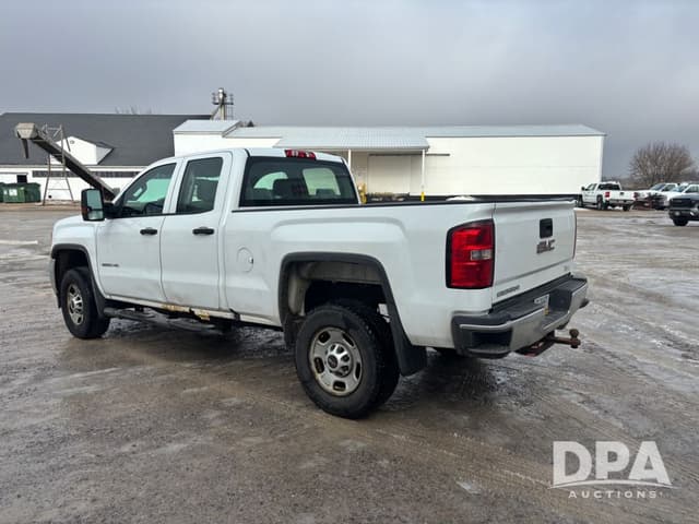 Image of GMC 2500HD equipment image 4