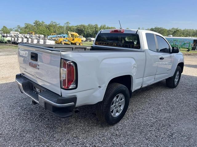 Image of GMC Canyon equipment image 2
