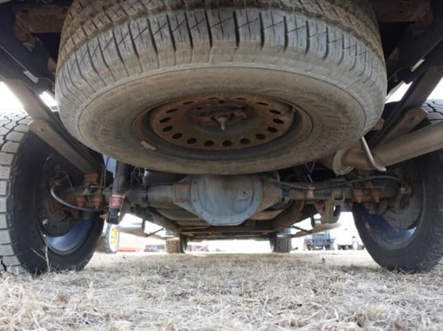 Image of GMC Sierra 1500 equipment image 4