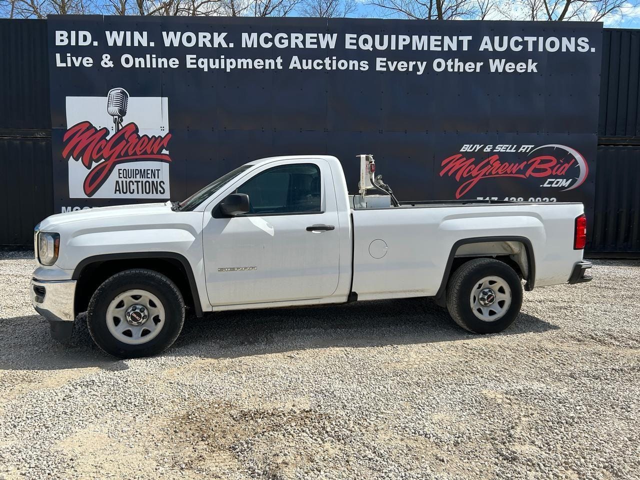 2017 GMC 1500 Equipment Image0