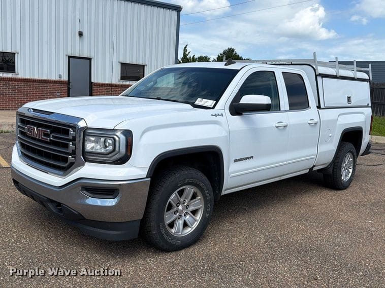 2017 GMC 1500 Equipment Image0