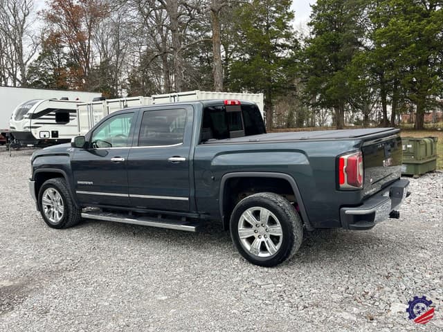 Image of GMC Sierra 1500 equipment image 2