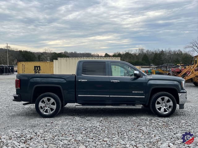 Image of GMC Sierra 1500 equipment image 4