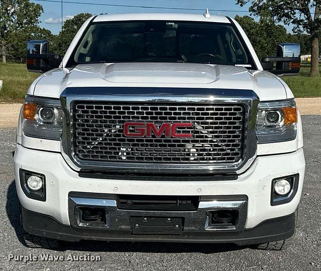Image of GMC 2500HD equipment image 1