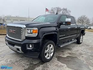 2017 GMC 2500HD Equipment Image0