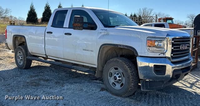 Image of GMC 2500HD equipment image 2