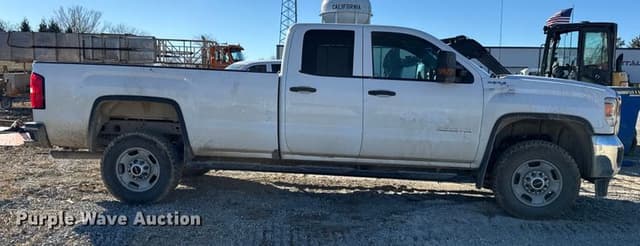 Image of GMC 2500HD equipment image 3