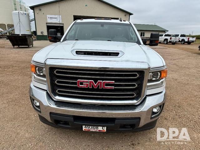 Image of GMC 2500HD equipment image 2