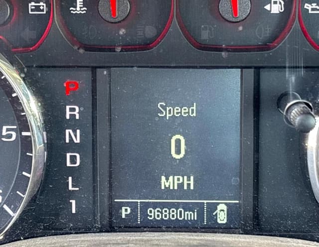 Image of GMC 3500HD equipment image 3