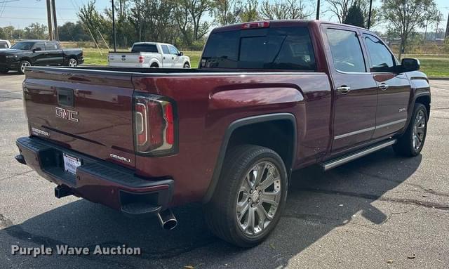 Image of GMC Denali equipment image 4