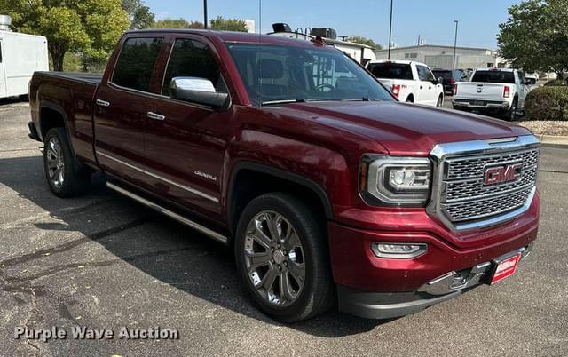 Image of GMC Denali equipment image 2