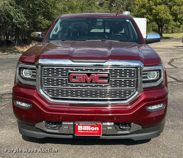 Image of GMC Denali equipment image 1