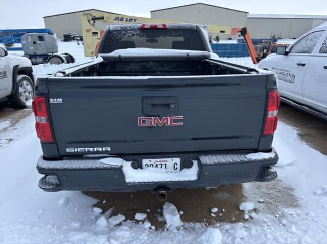 Image of GMC Sierra 1500 equipment image 4