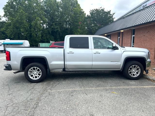 Image of GMC Sierra equipment image 2