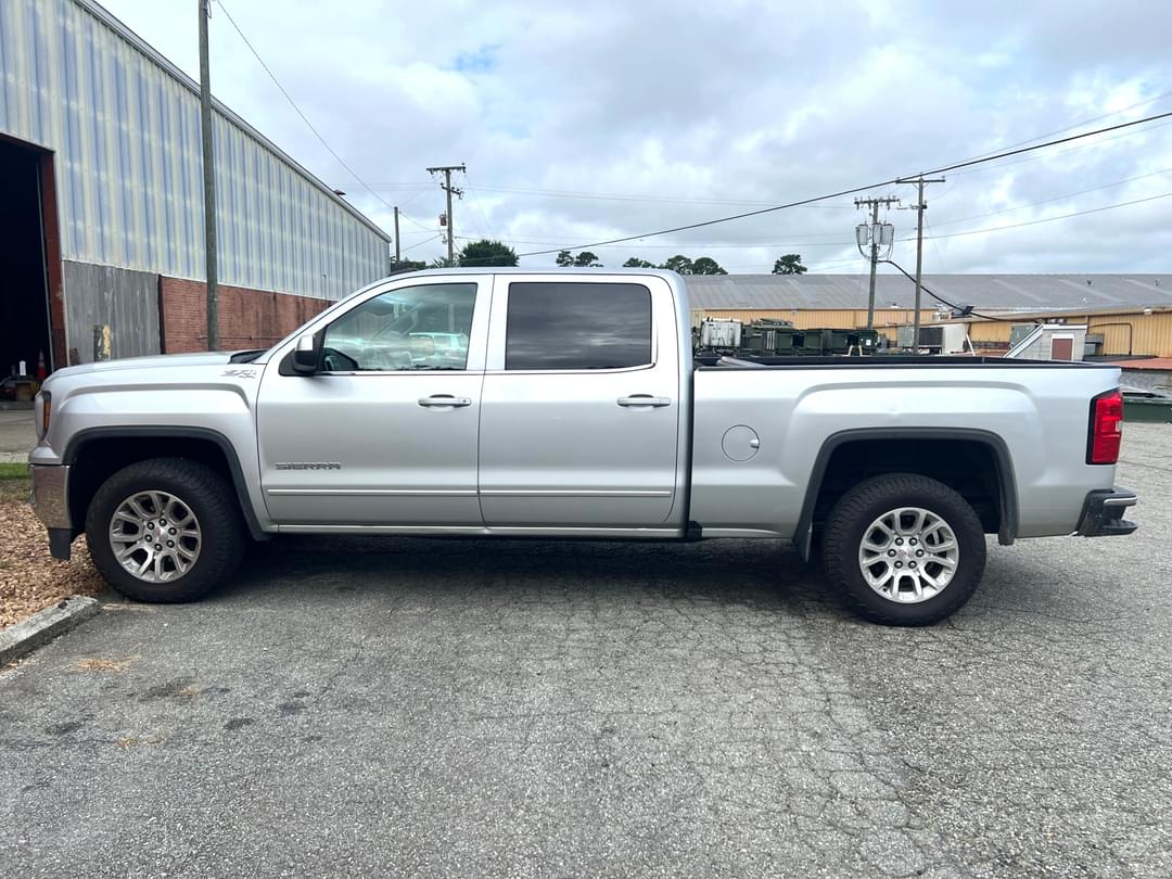 Image of GMC Sierra Primary image
