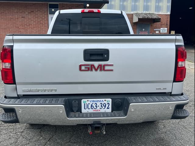 Image of GMC Sierra equipment image 1