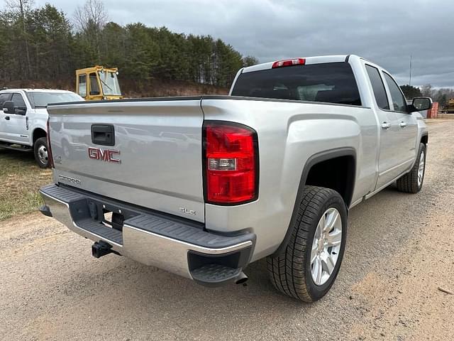 Image of GMC Sierra equipment image 4