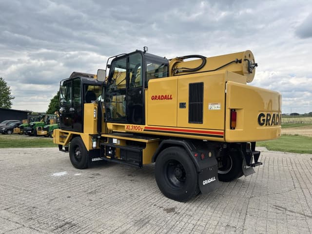 Image of Gradall XL3100 equipment image 3