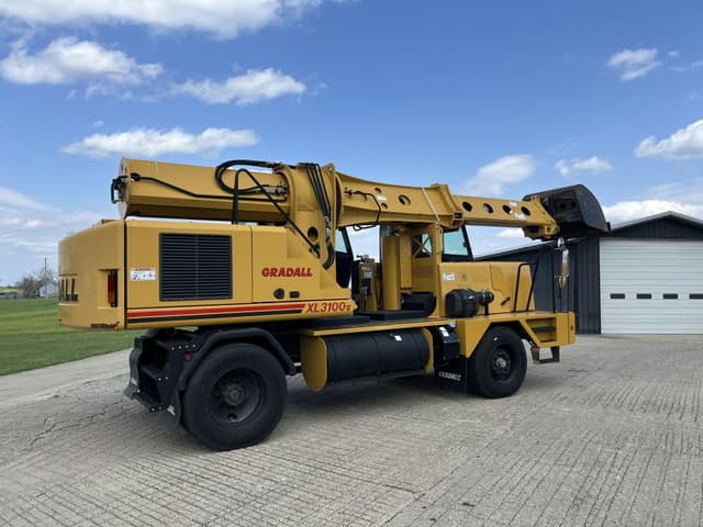 Image of Gradall XL3100 equipment image 1