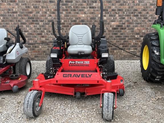 Image of Gravely Pro-Turn 260 equipment image 2