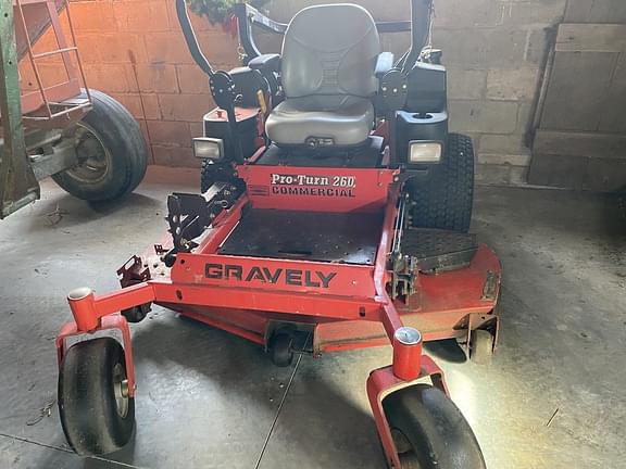 Image of Gravely Pro-Turn 260 equipment image 1