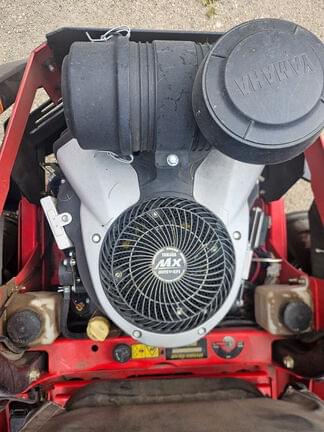 Image of Gravely Pro-Turn 472 equipment image 3