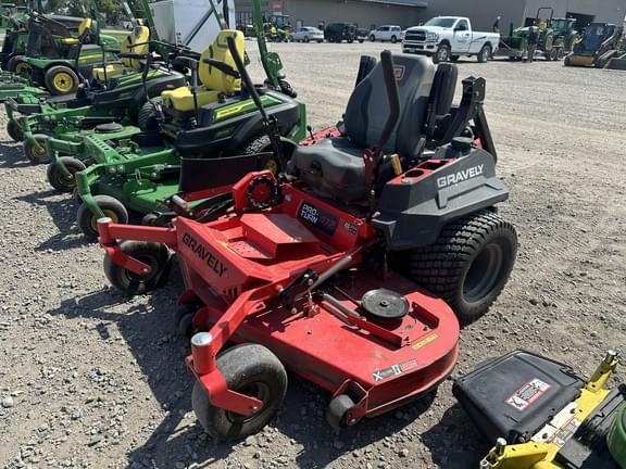 Image of Gravely Pro-Turn 472 equipment image 1