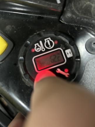 Image of Gravely Pro-Turn 472 equipment image 2
