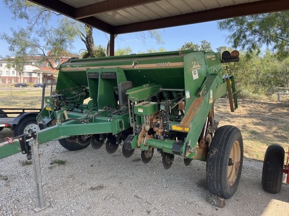 2017 Great Plains 1006NT Equipment Image0