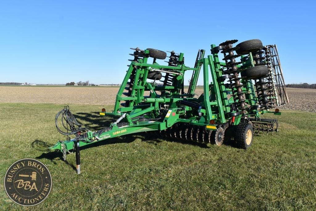 2017 Great Plains 2400TM Equipment Image0