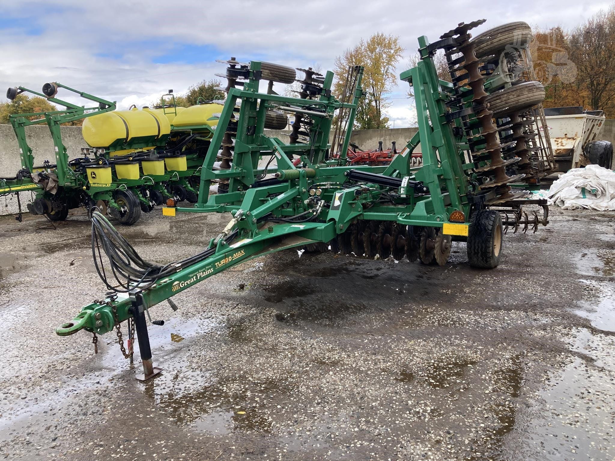 2017 Great Plains 2400TM Equipment Image0