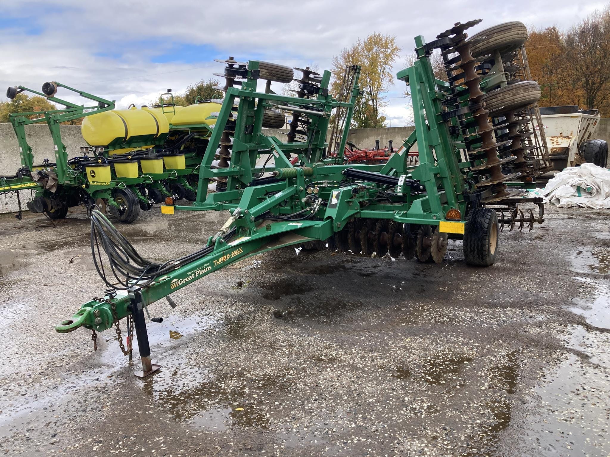 2017 Great Plains 2400TM Equipment Image0