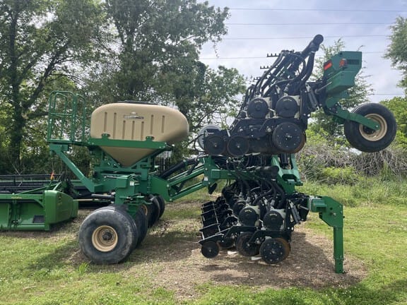 2017 Great Plains 3PYPA-24TR40 Equipment Image0