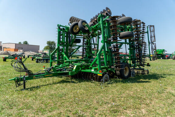 2017 Great Plains 4000TM Equipment Image0