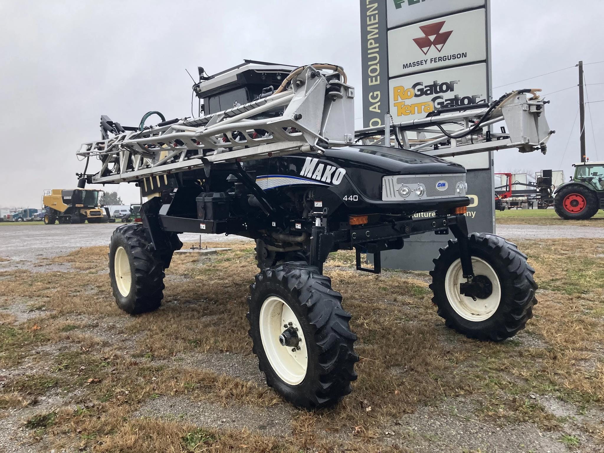 2017 GVM Mako 440 Equipment Image0