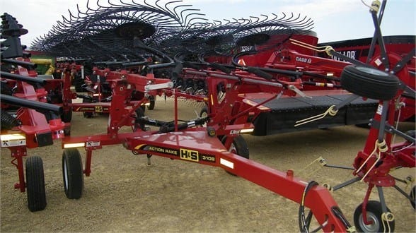 2017 H&S 3108 Equipment Image0