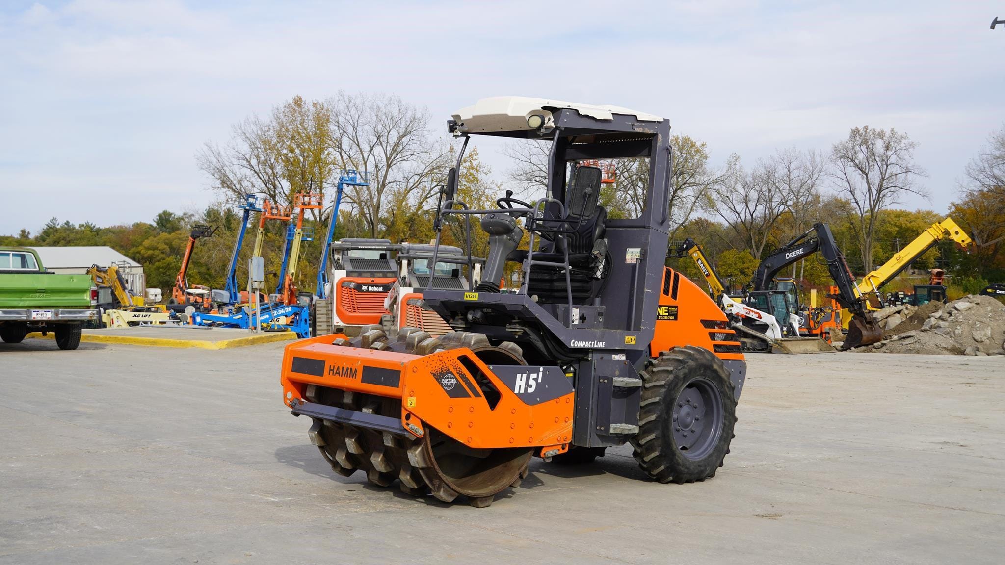 2017 Hamm H5I Equipment Image0