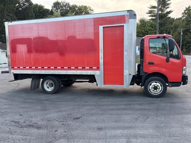 Image of Hino 195 equipment image 3