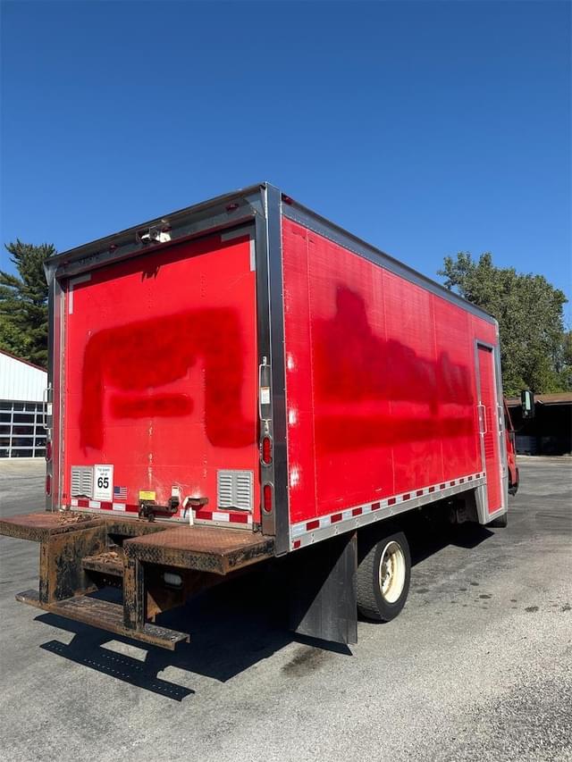 Image of Hino 195 equipment image 4