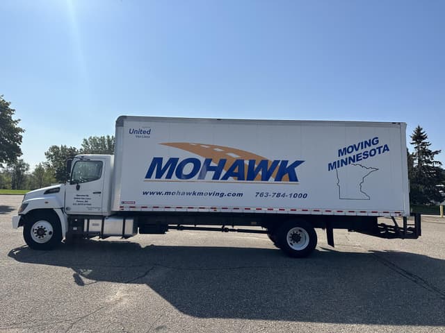 Image of Hino 268 equipment image 3