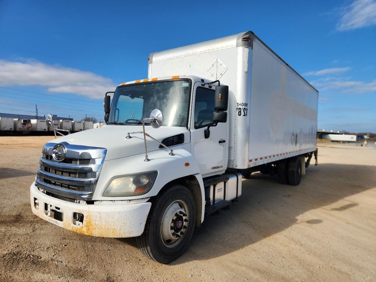 2017 Hino 338 Equipment Image0