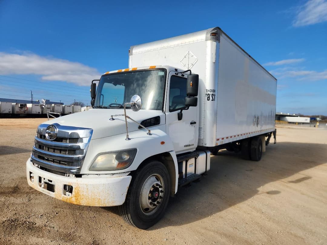 Image of Hino 338 Primary image