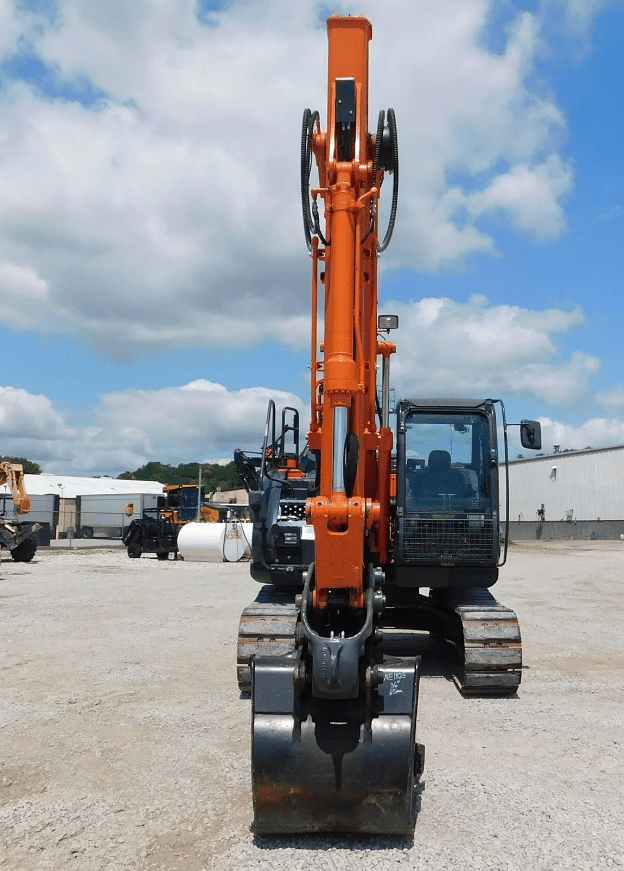 Image of Hitachi ZX135US-6 equipment image 3