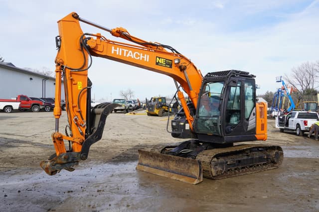 Image of Hitachi ZX135US-6 equipment image 3