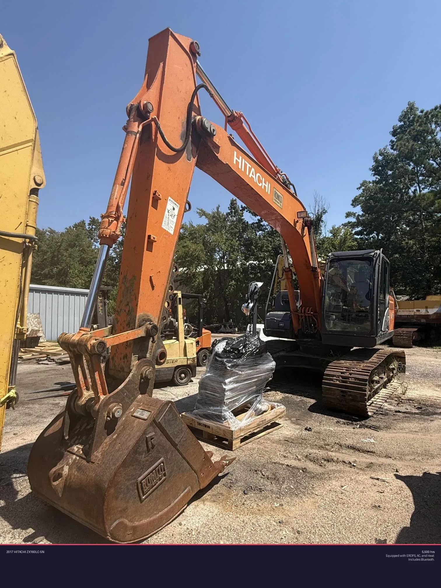 2017 Hitachi ZX160LC-5N Equipment Image0