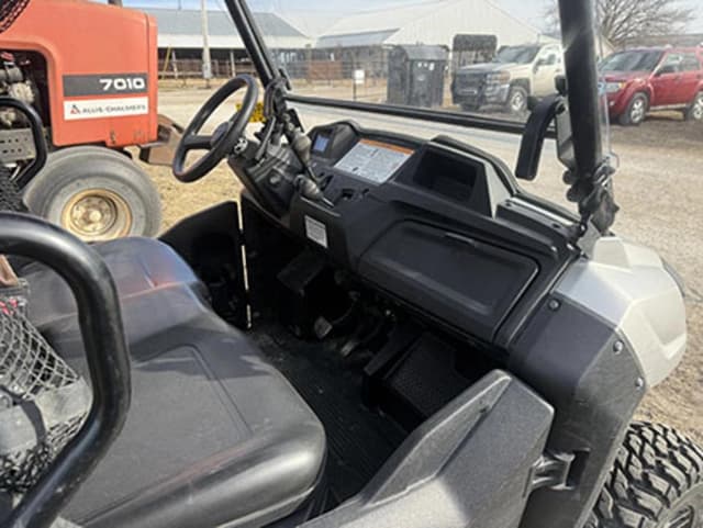 Image of Honda Pioneer 700 equipment image 2