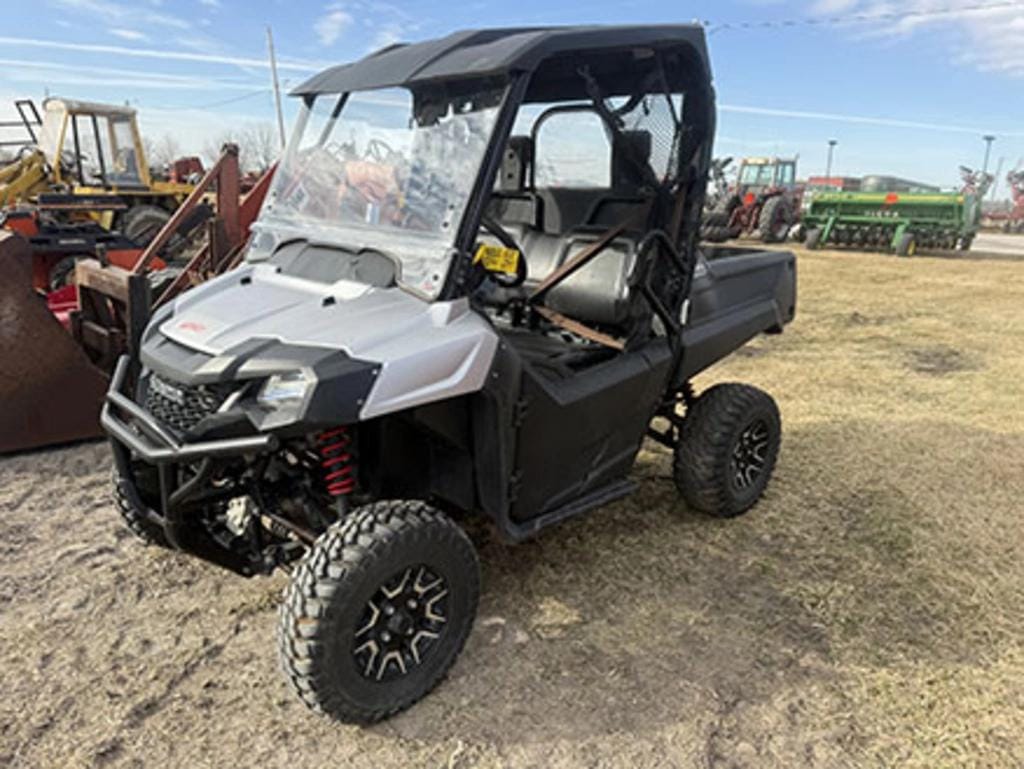 2017 Honda Pioneer 700 Equipment Image0